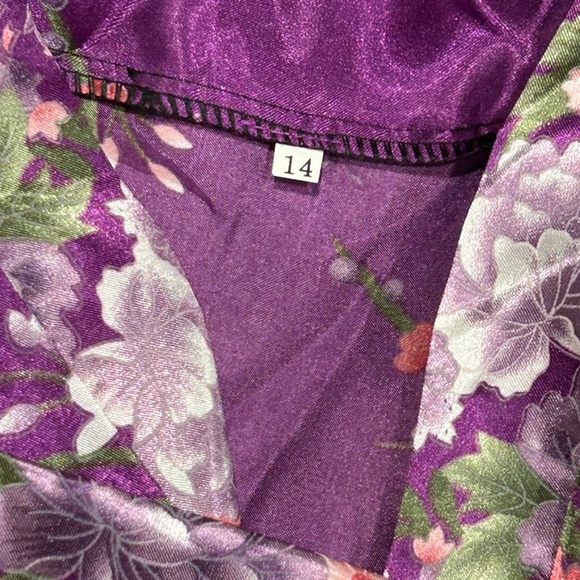 💜ABSOLUTELY GORGEOUS SILKY KIMONO/BATHROBE!! STUNNING FLORAL PRINT! - Picture 11 of 16